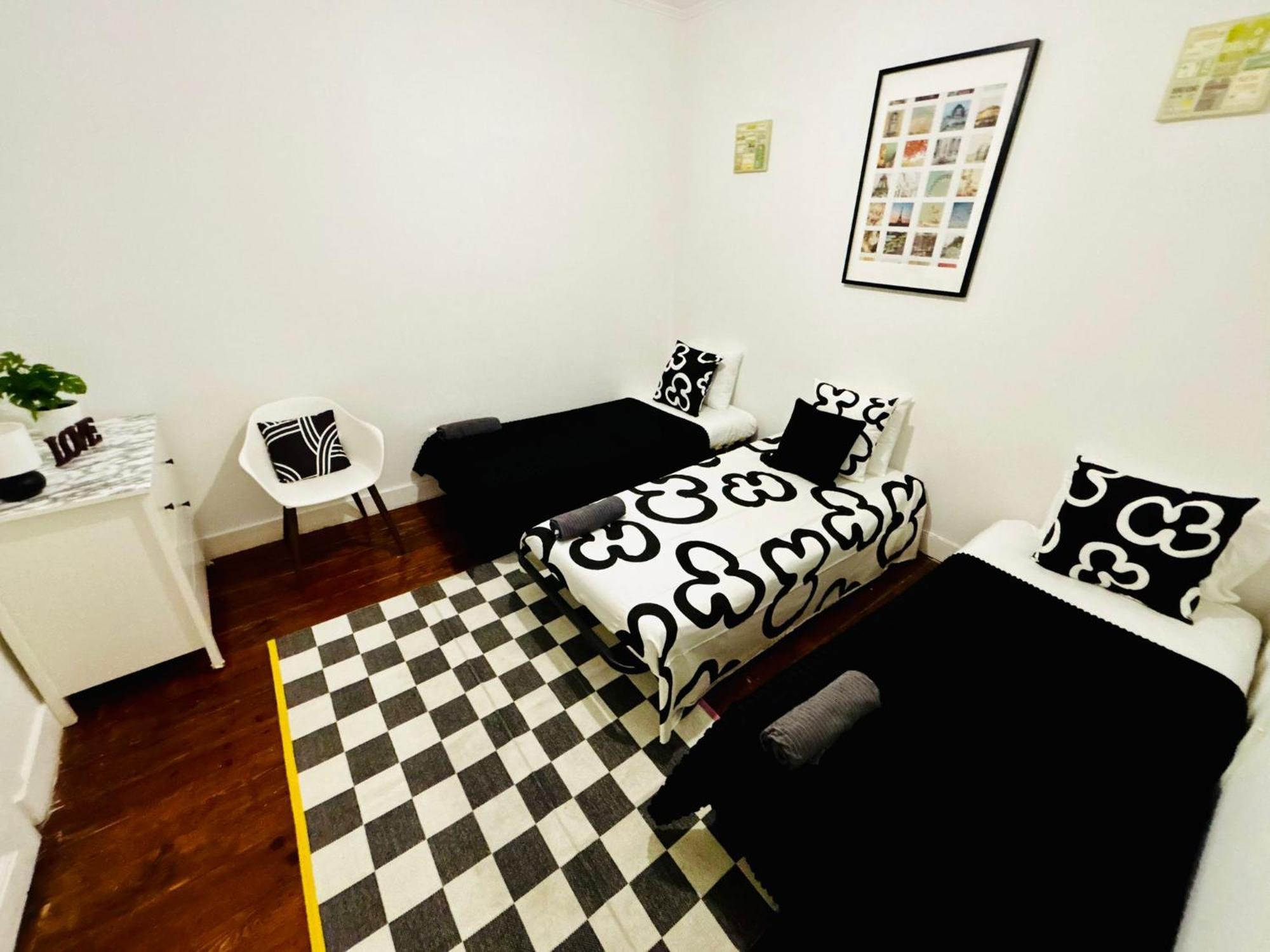 Standard Marques De Pombal, Hostel