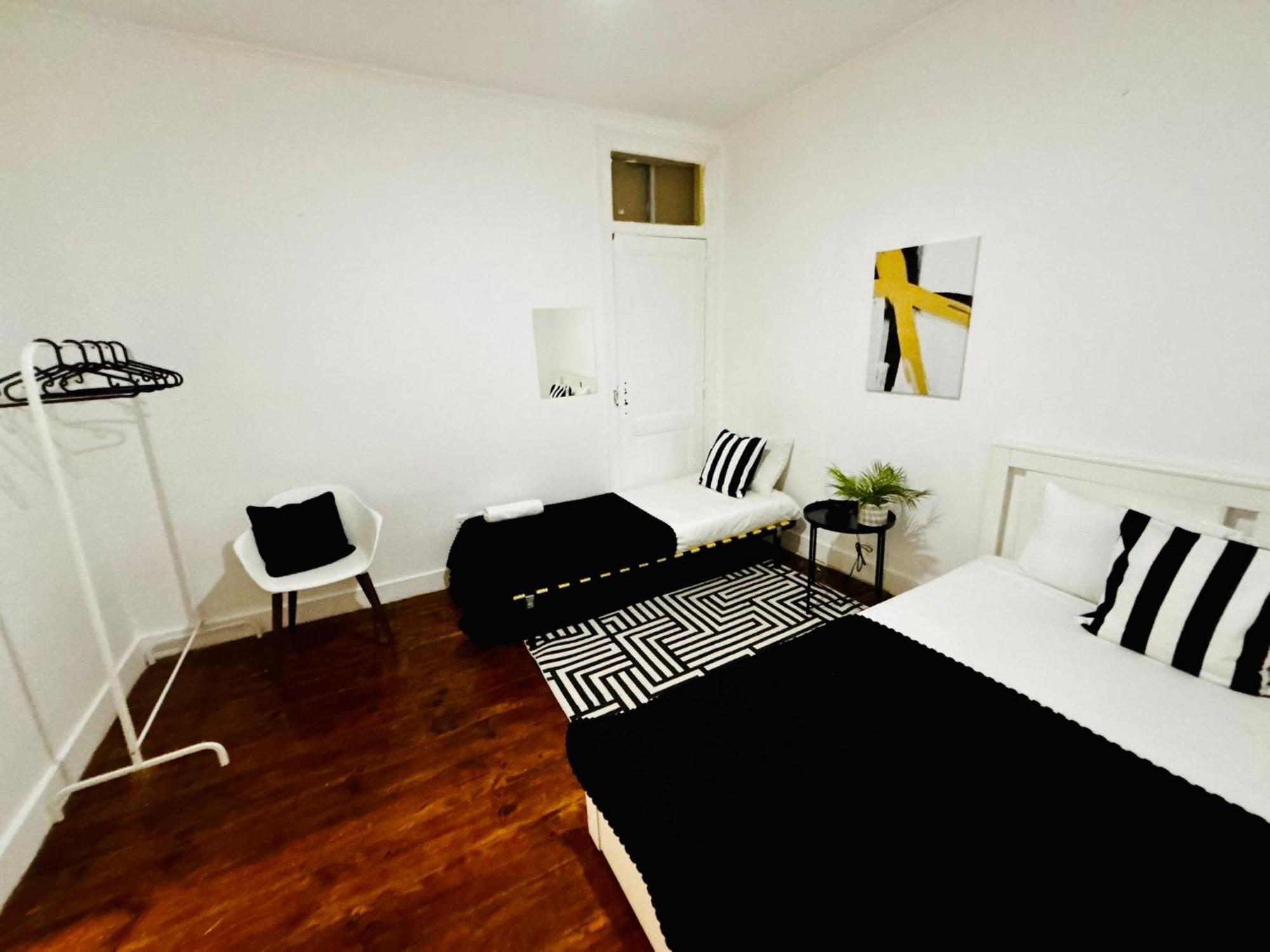 Standard Marques De Pombal, Hostel Lisbon