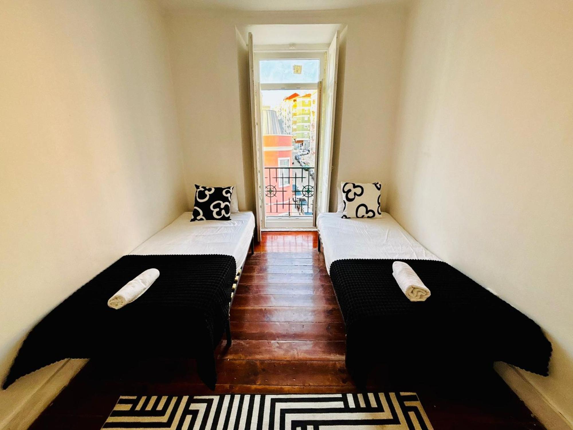 Standard Marques De Pombal, Hostel *