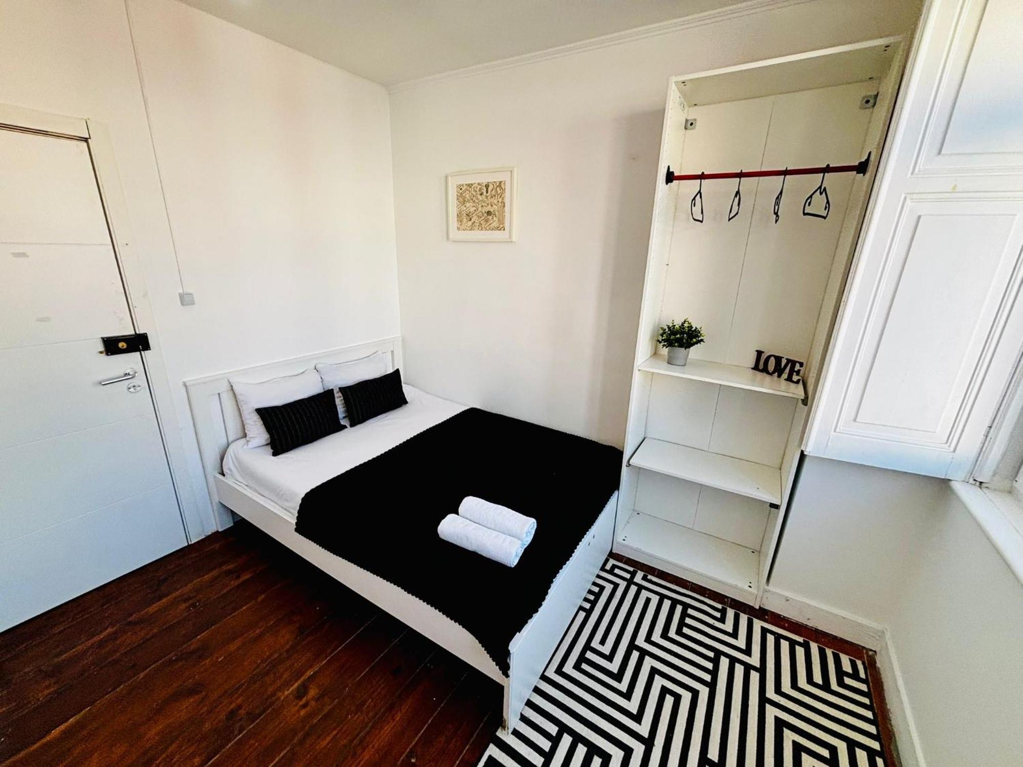 Standard Marques De Pombal, Hostel *