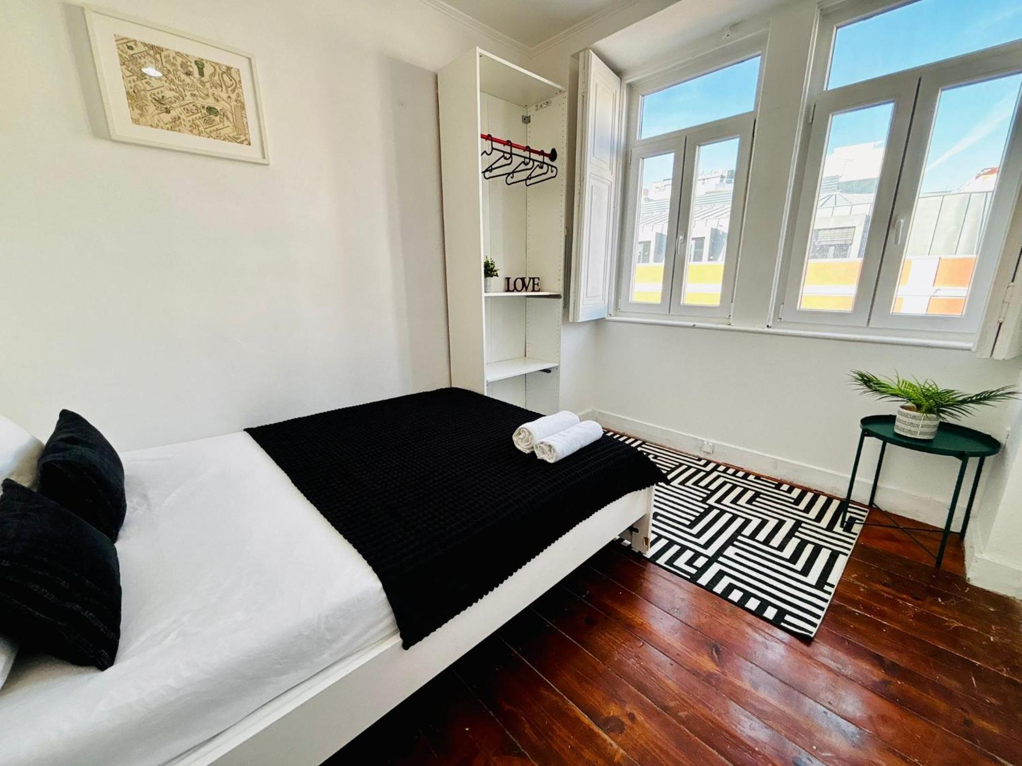 Standard Marques De Pombal, Hostel Lisbon