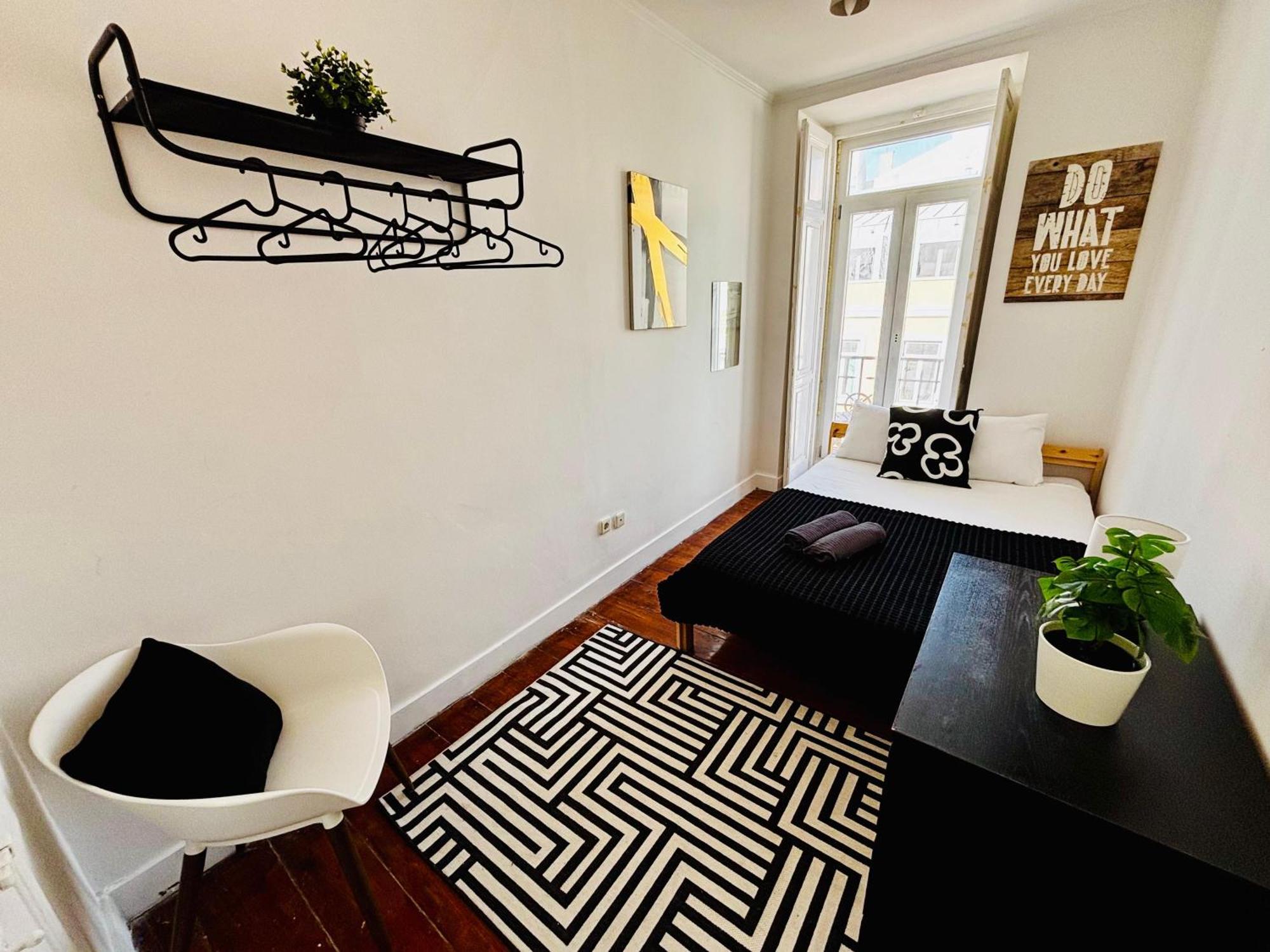 Hostel Standard Marques De Pombal,